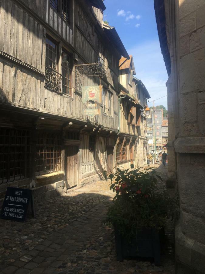 Ferienwohnung La Parenthese Du Capucin Honfleur Exterior foto